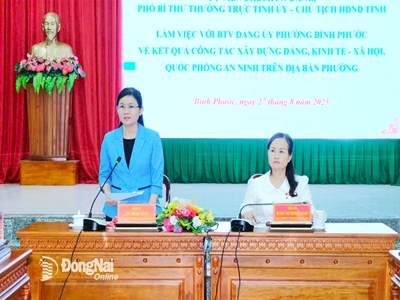 Ủy viên dự khuyết Trung ương Đảng, Phó Bí thư Thường trực Tỉnh ủy, Chủ tịch HĐND tỉnh Đồng Nai Tôn Ngọc Hạnh làm việc với phường Bình Phước